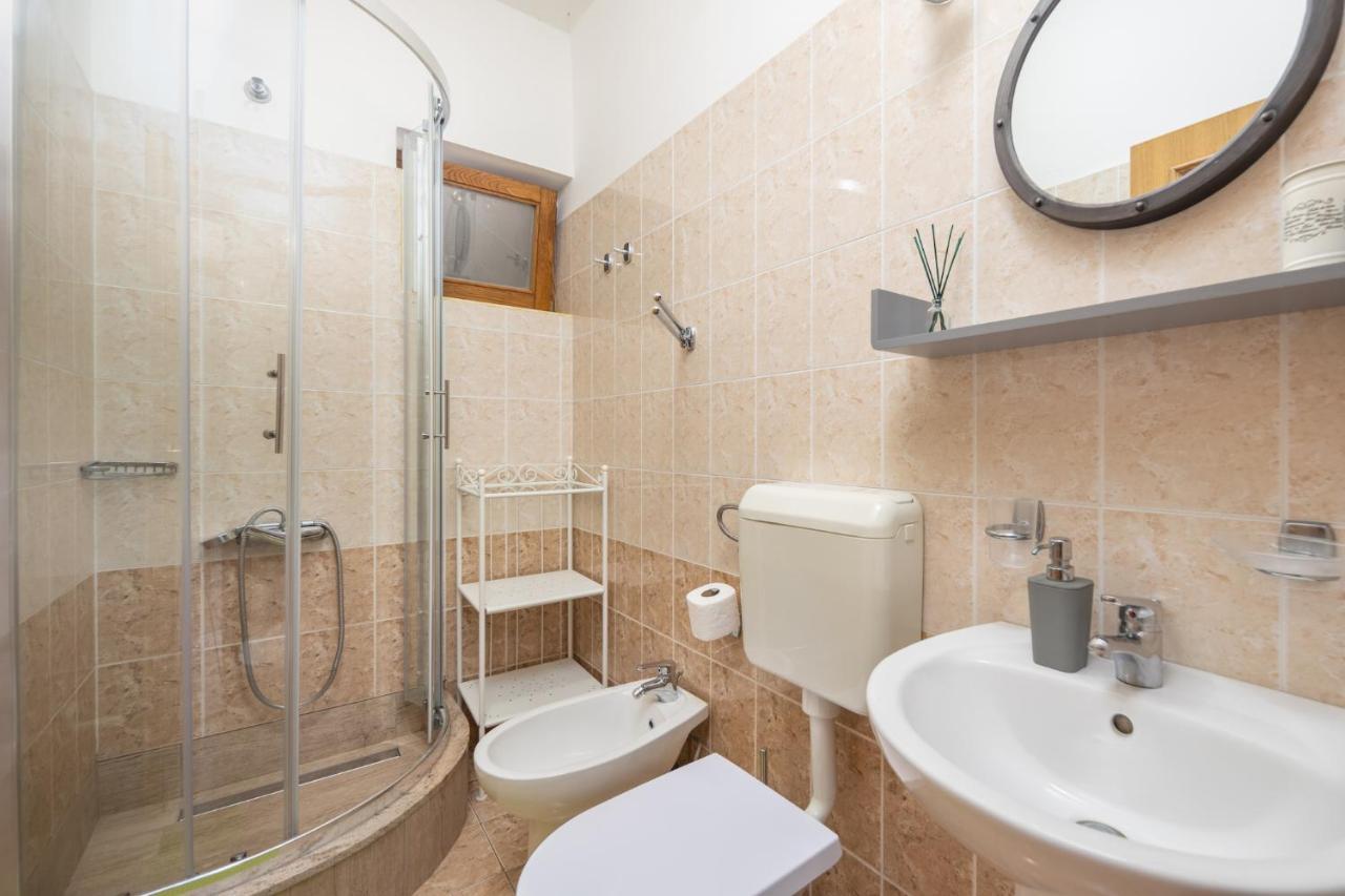 Apartment Doris Supetarska Draga Esterno foto